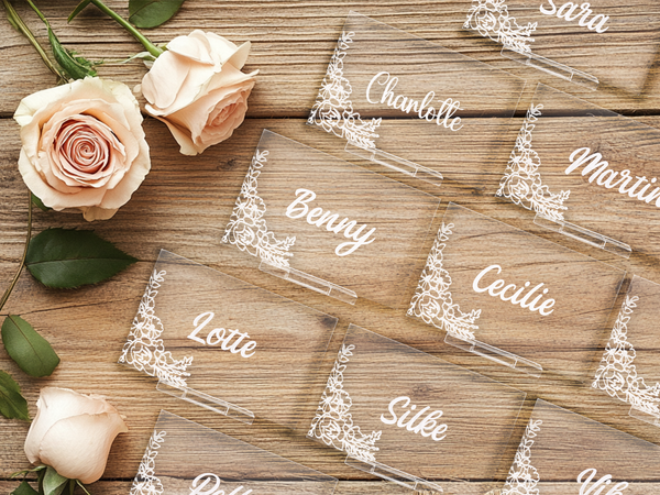 Personalized Acrylic Wedding Guest Name Tag – Elegant Seating Cards in Frosted White, Pink, Matt, and Glossy Black for Dream Weddings